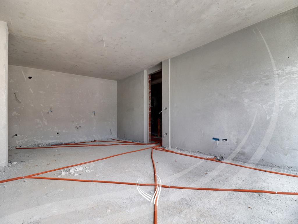 Banesë me 2 dhoma gjumi për shitje në lagjen Mati 1 – Kodrina2