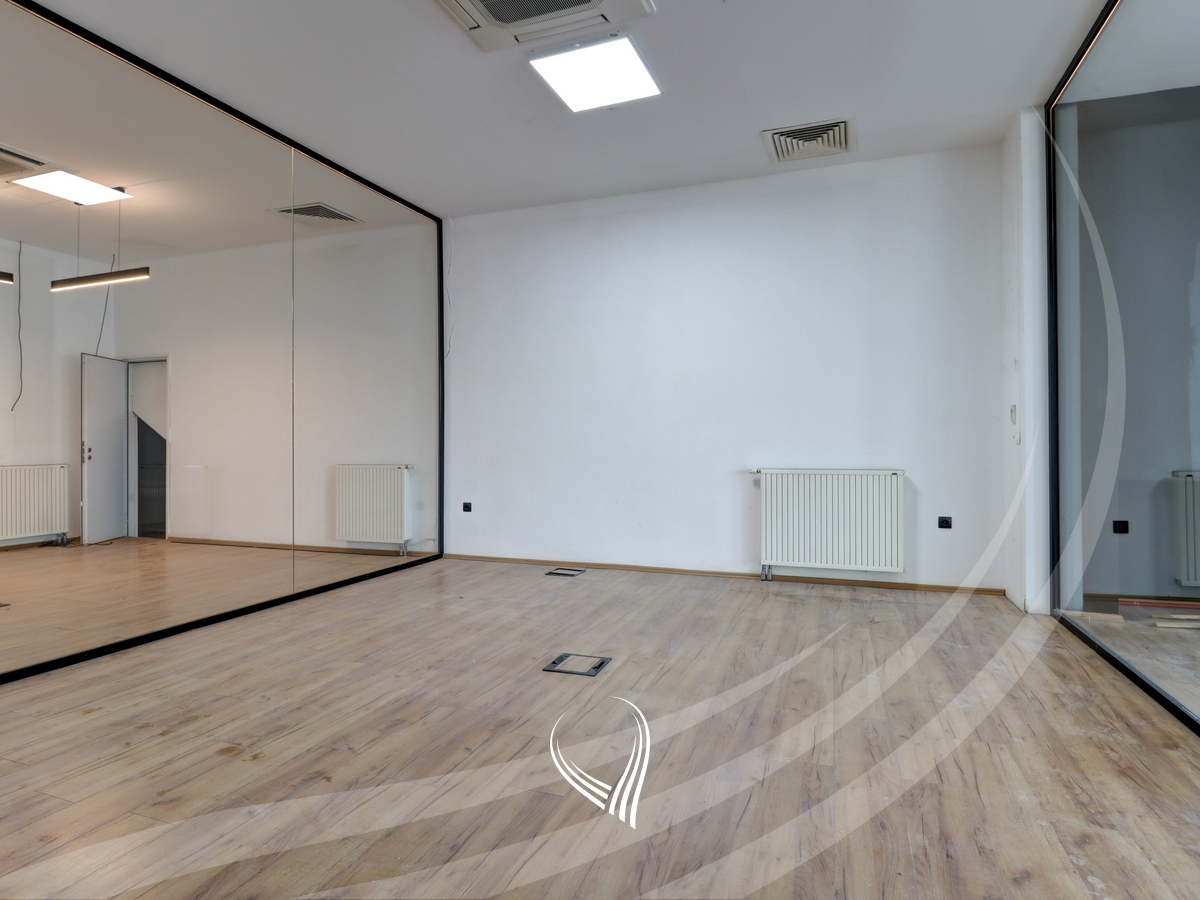 Lokal 600m2 me qira në lagjen Pejton4