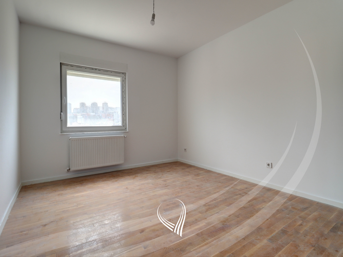 3-bedroom apartment for sale in the Kalabria neighborhood – Emshir5
