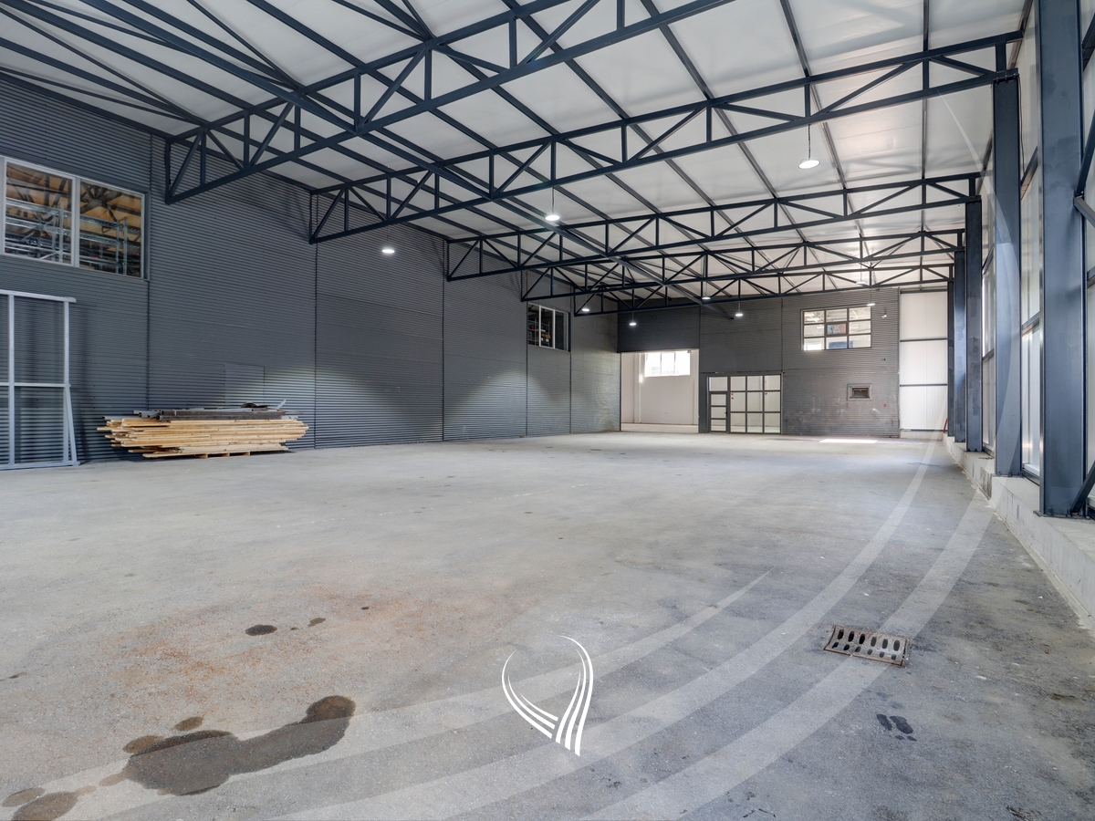 Depo 1,200m2 me qira në Llapllasellë3