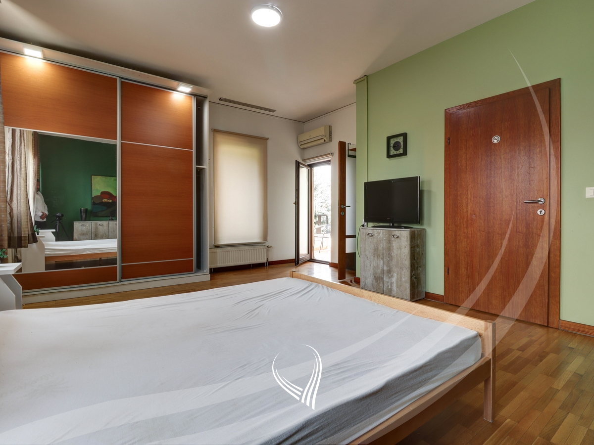 Shtëpi 400m2 në shitje në lagjen Taslixhe15