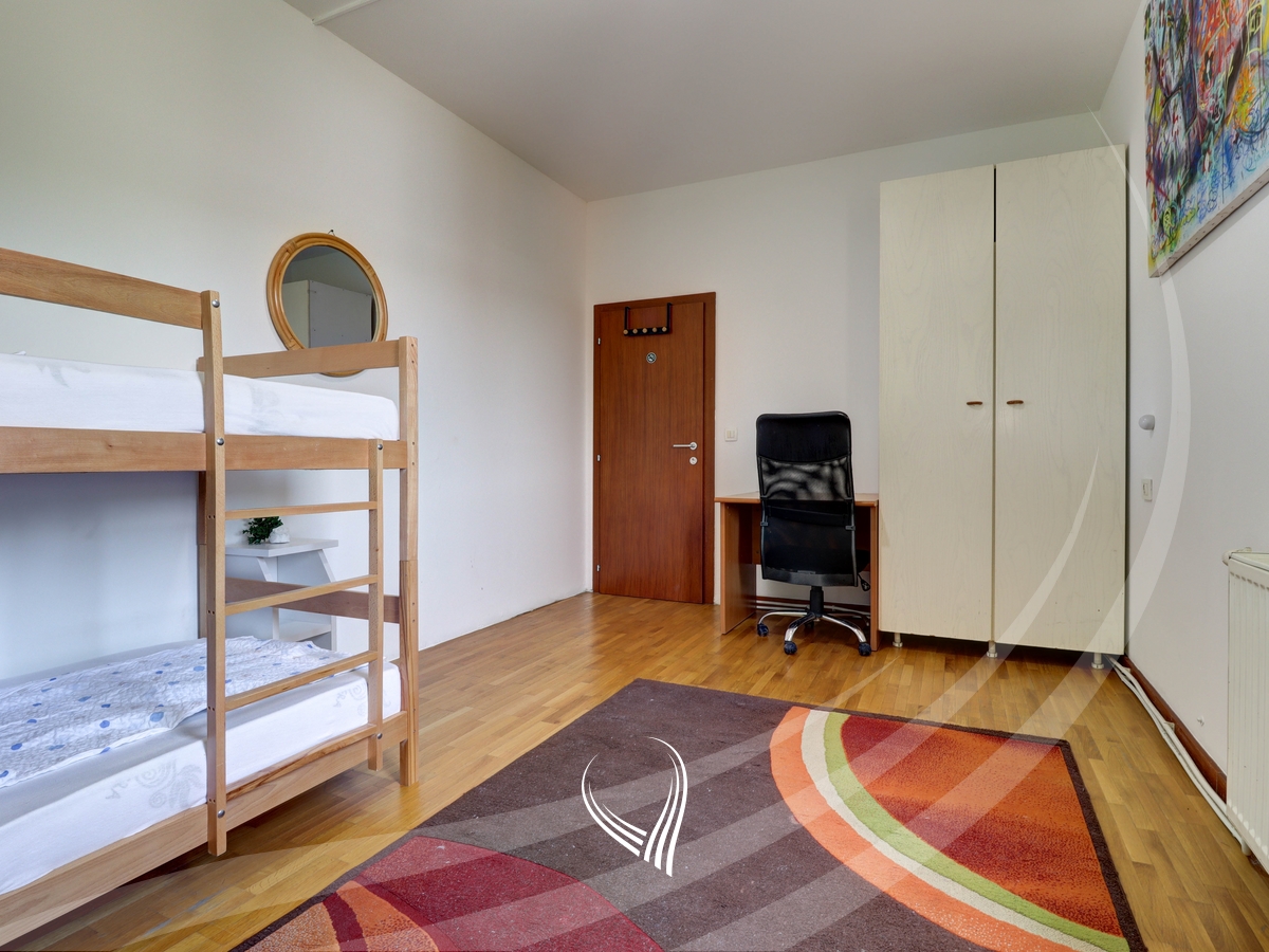 Shtëpi 400m2 në shitje në lagjen Taslixhe18