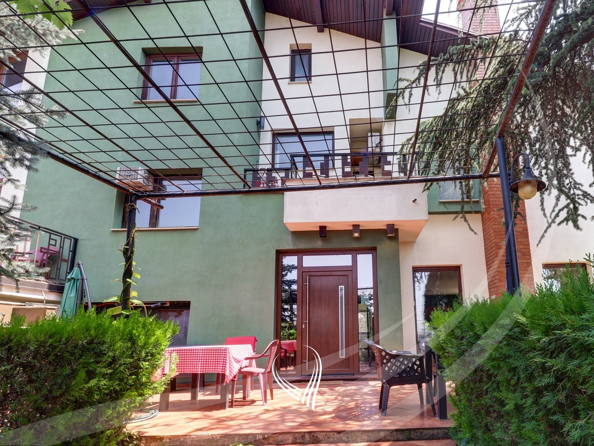 Shtëpi 400m2 në shitje në lagjen Taslixhe34