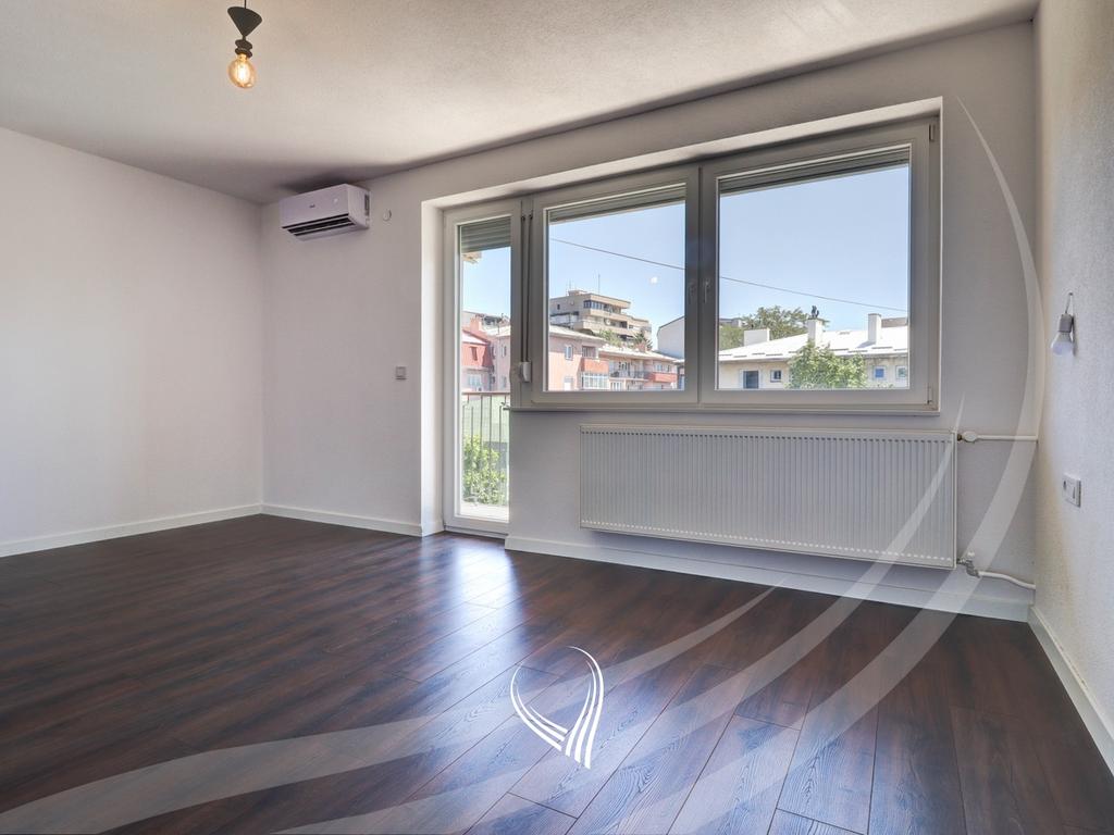 Duplex apartment with 4 bedrooms for sale in the Center