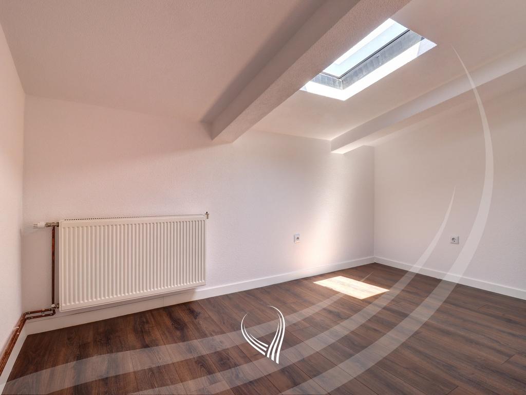 Duplex banesë me 4 dhoma të gjumit në shitje në Qendër9