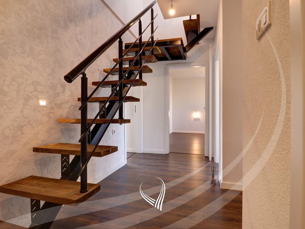 Duplex banesë me 4 dhoma të gjumit në shitje në Qendër16