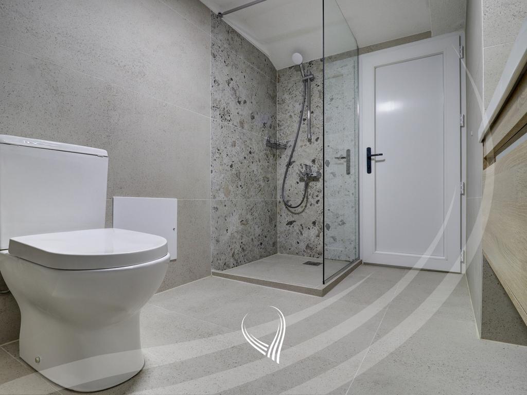 Duplex banesë me 4 dhoma të gjumit në shitje në Qendër22