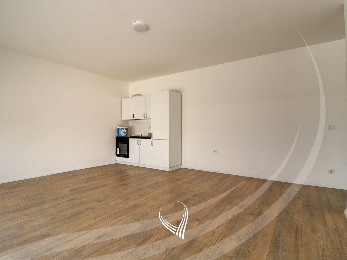 Penthouse me 3 dhoma gjumi me qira në lagjen Mati 1 – Model Slovenia1