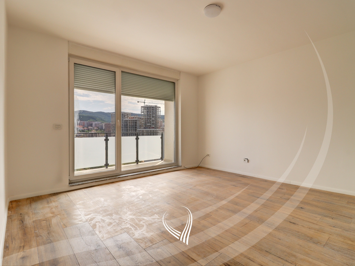 Penthouse me 3 dhoma gjumi me qira në lagjen Mati 1 – Model Slovenia5