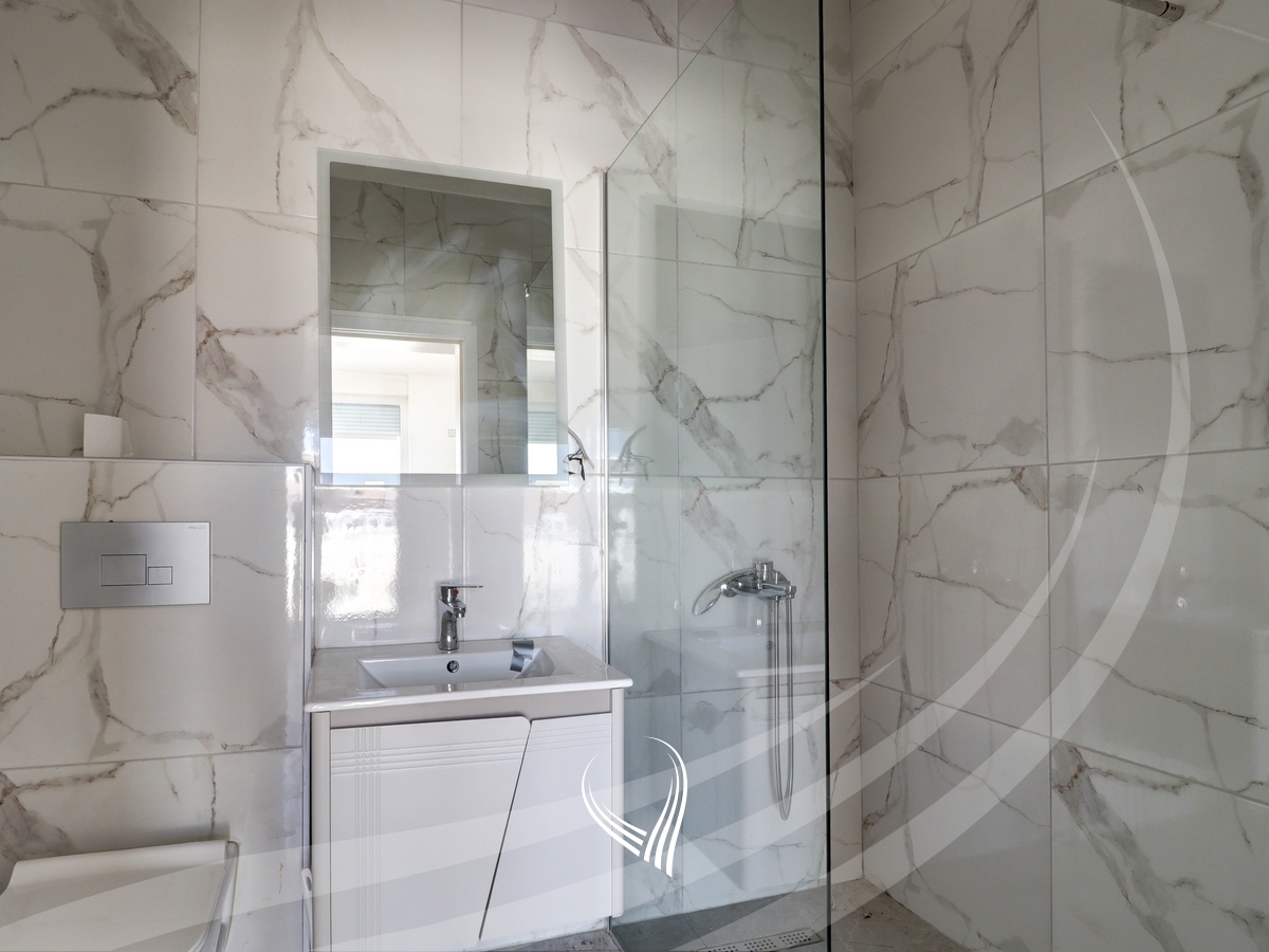 Penthouse me 3 dhoma gjumi me qira në lagjen Mati 1 – Model Slovenia9