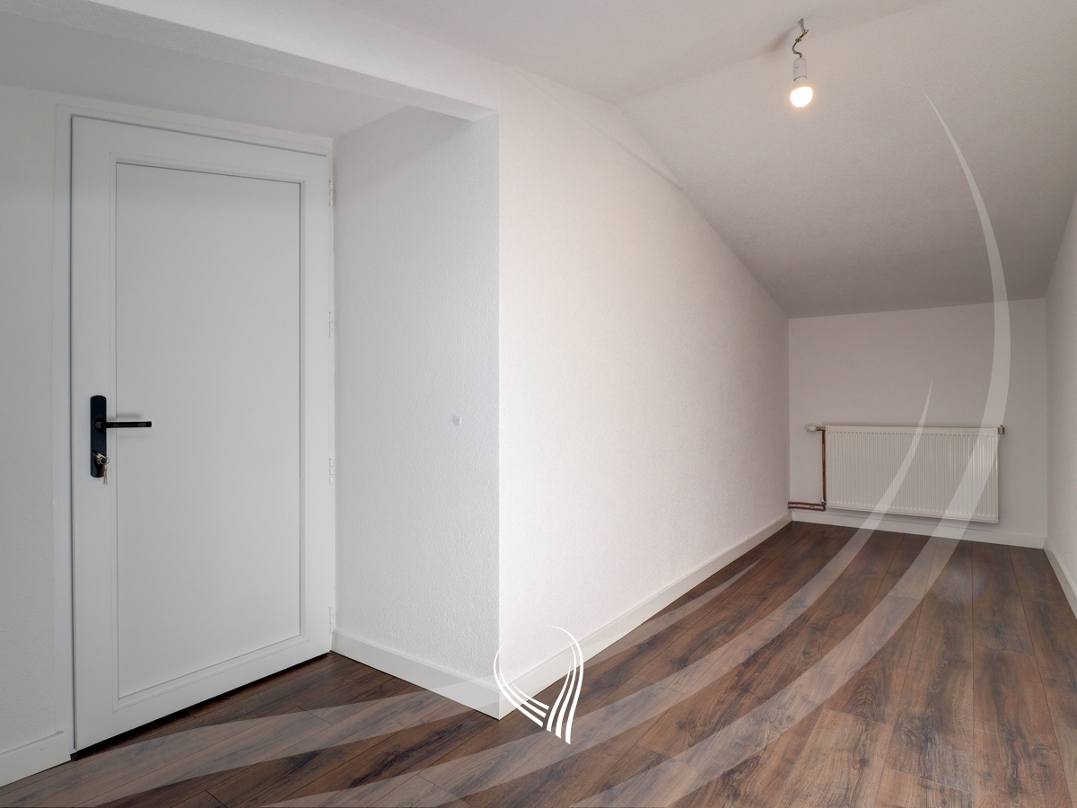 Duplex banesë me 4 dhoma të gjumit në shitje në Qendër7