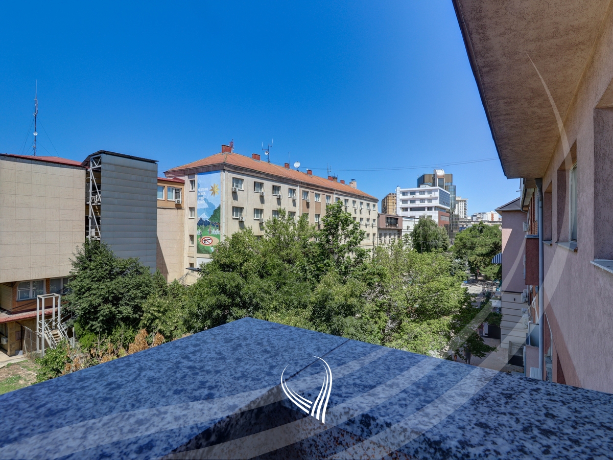 Duplex banesë me 4 dhoma të gjumit në shitje në Qendër20