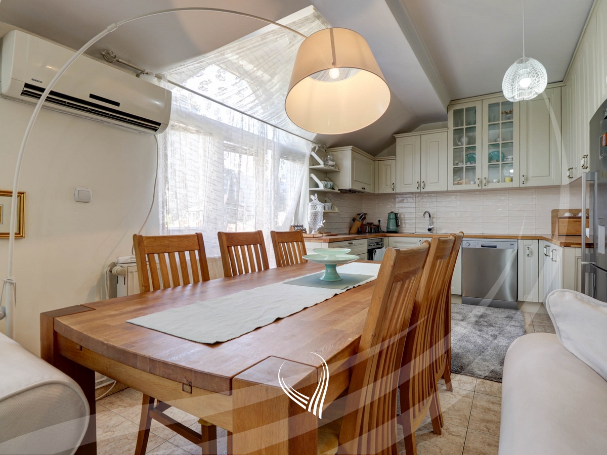 3-bedroom apartment for rent in the Pejton neighborhood4
