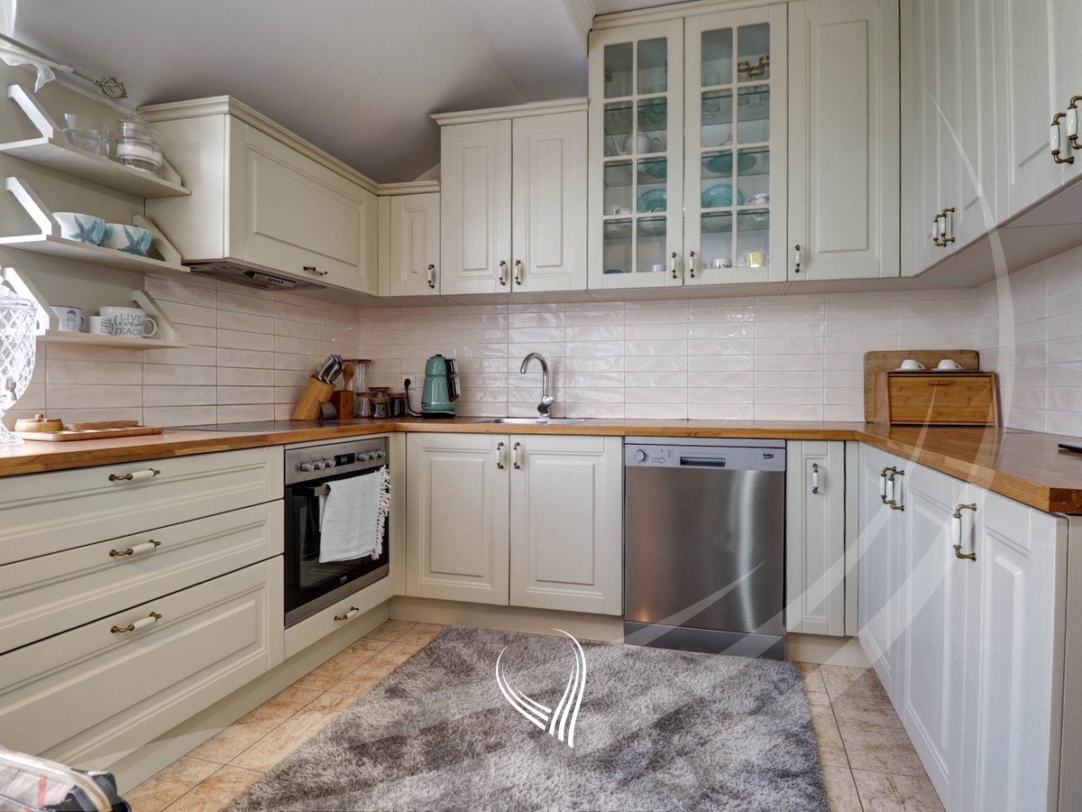 3-bedroom apartment for rent in the Pejton neighborhood5