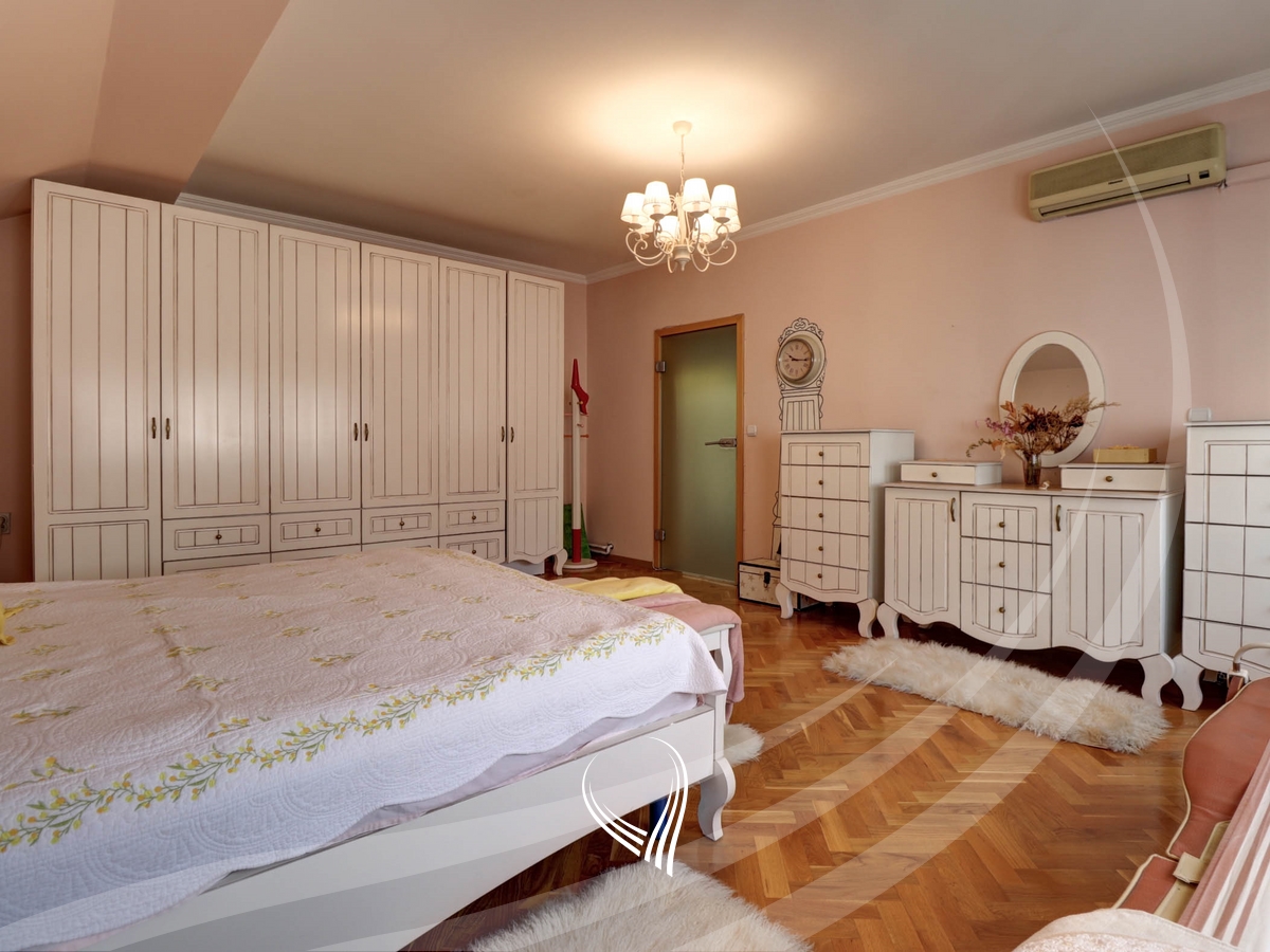 3-bedroom apartment for rent in the Pejton neighborhood15