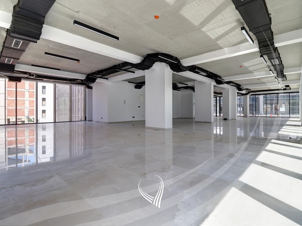 Lokal 297.83m2 në shitje në lagjen Mati 14