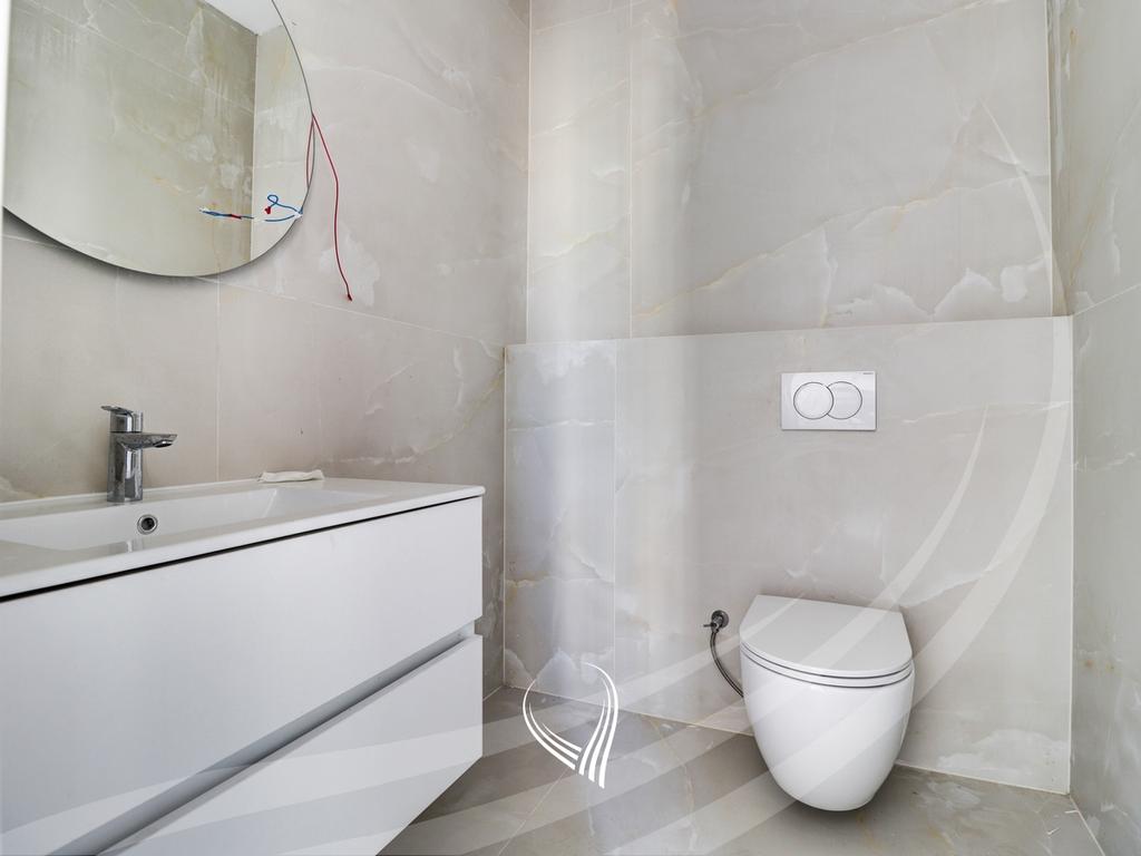 Lokal 297.83m2 në shitje në lagjen Mati 16