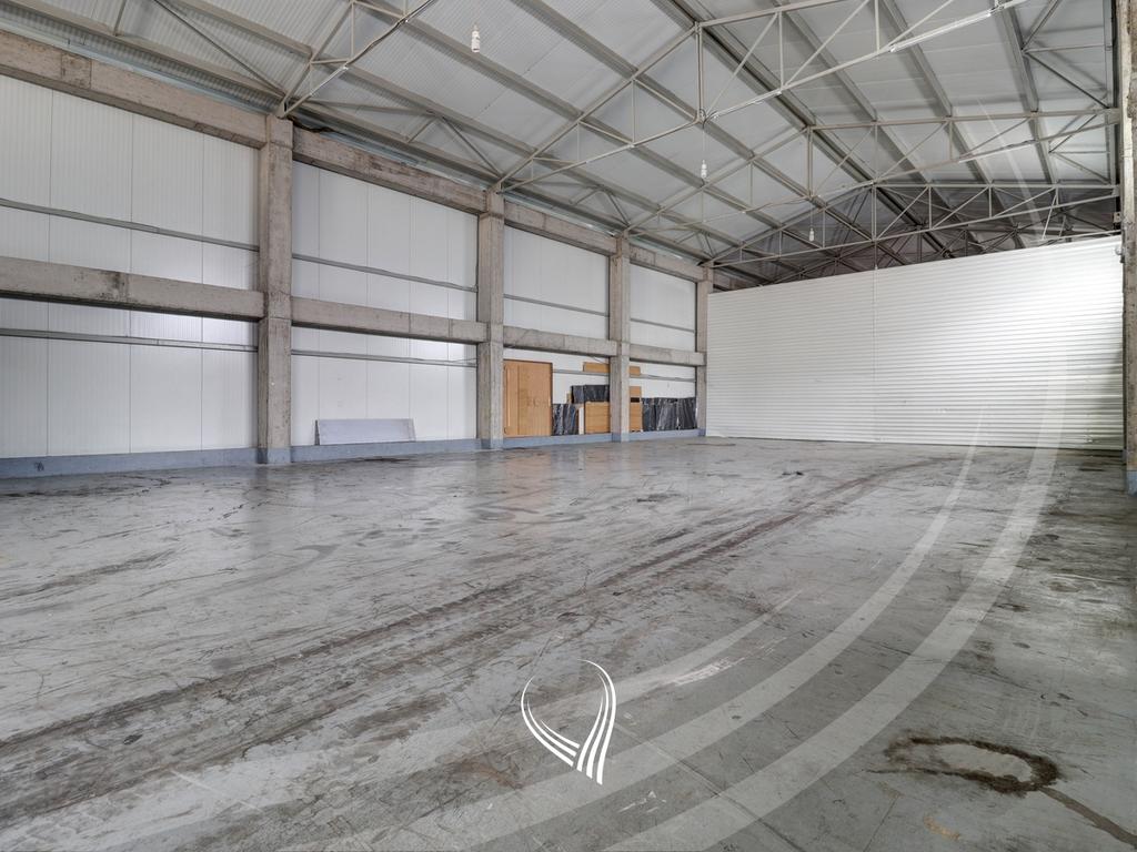 Depo 420m2 me qira në Llapllasellë3