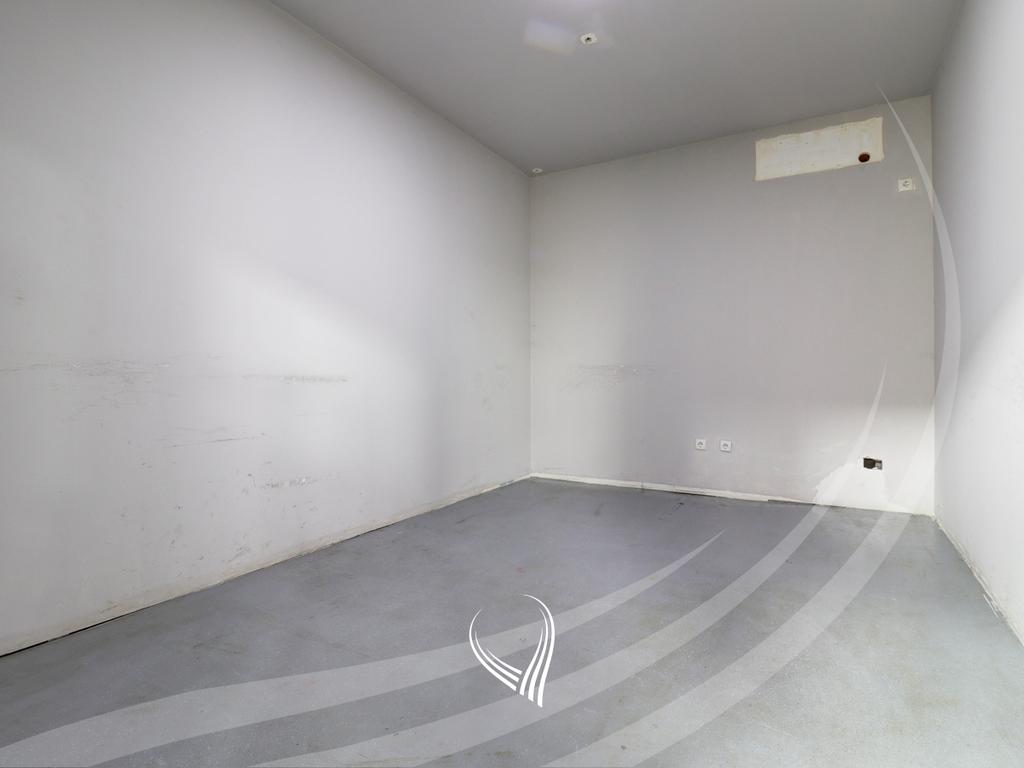 Depo 420m2 me qira në Llapllasellë5
