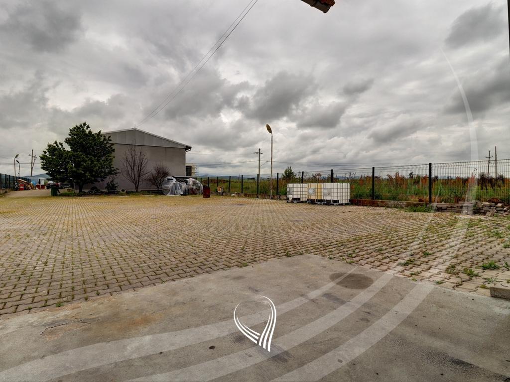 Depo 420m2 me qira në Llapllasellë8