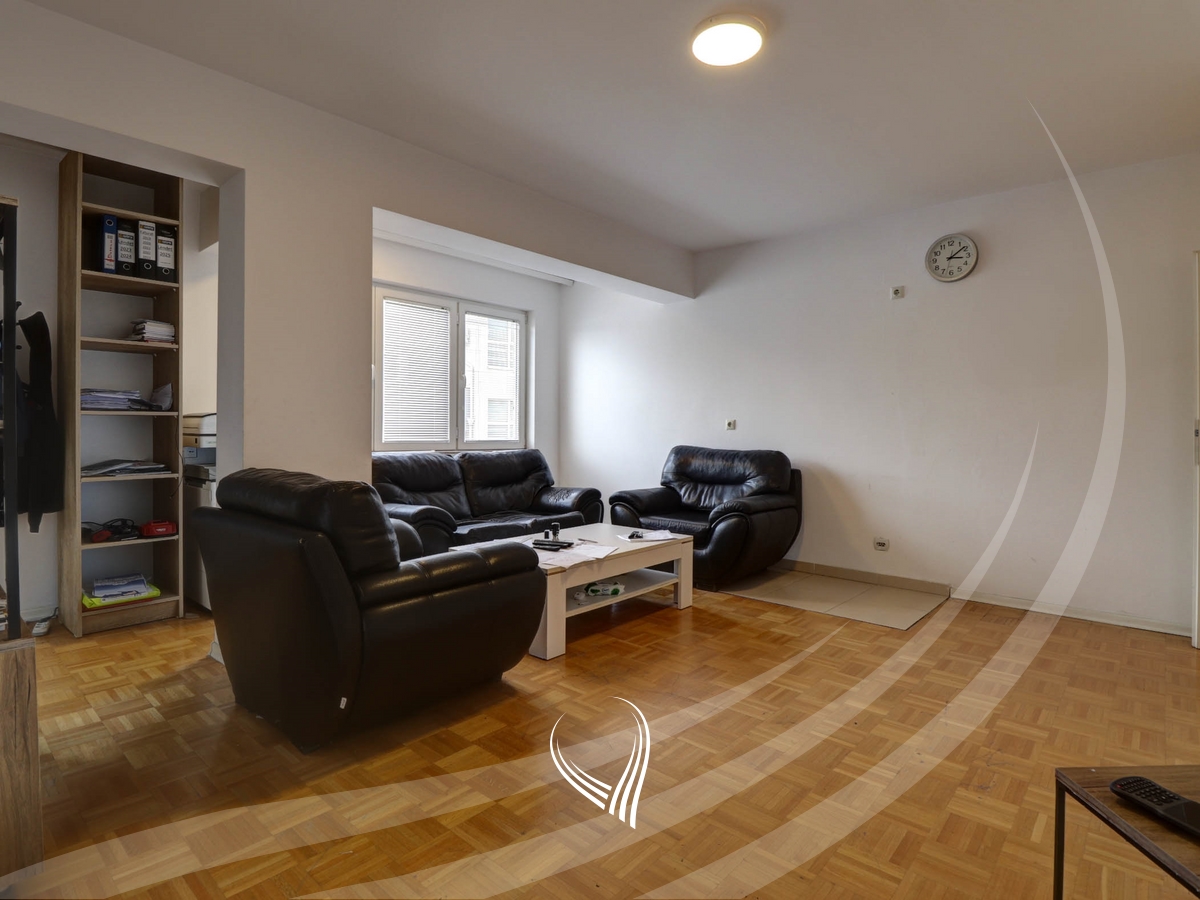 Zyre me 3 dhoma pune me qira në lagjen Arbëria – Dragodan2