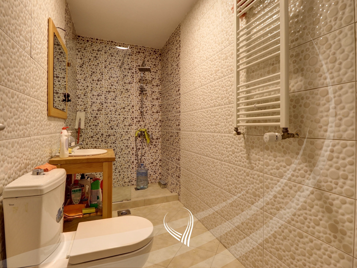 Zyre me 3 dhoma pune me qira në lagjen Arbëria – Dragodan6