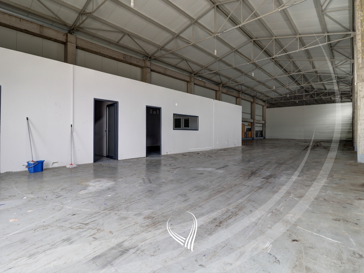 Depo 420m2 me qira në Llapllasellë2