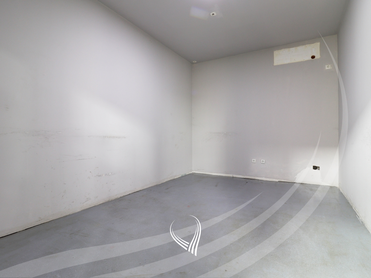Depo 420m2 me qira në Llapllasellë5