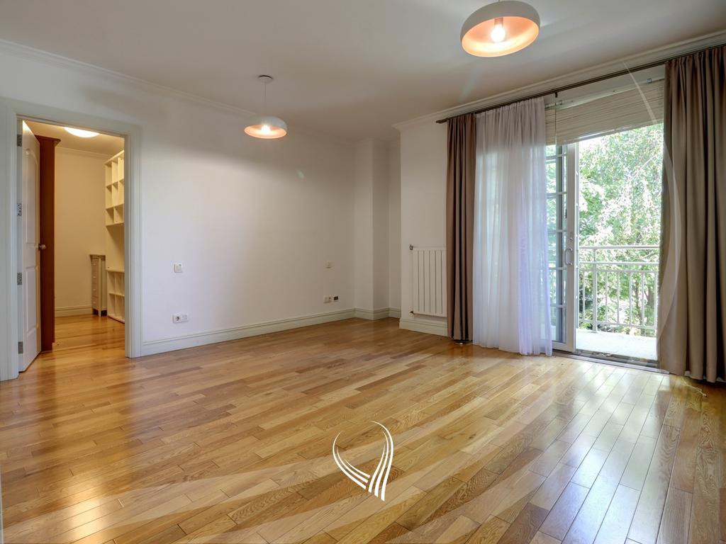3-bedroom house for sale in International Village5
