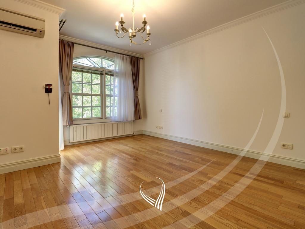 3-bedroom house for sale in International Village8