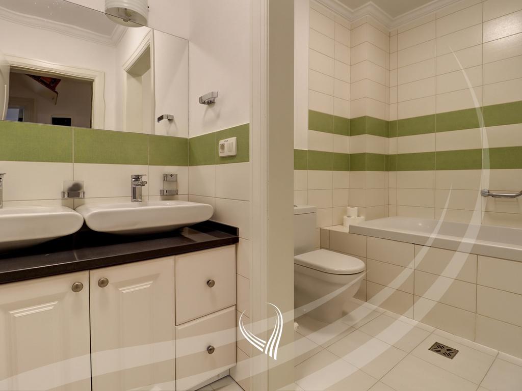 3-bedroom house for sale in International Village21