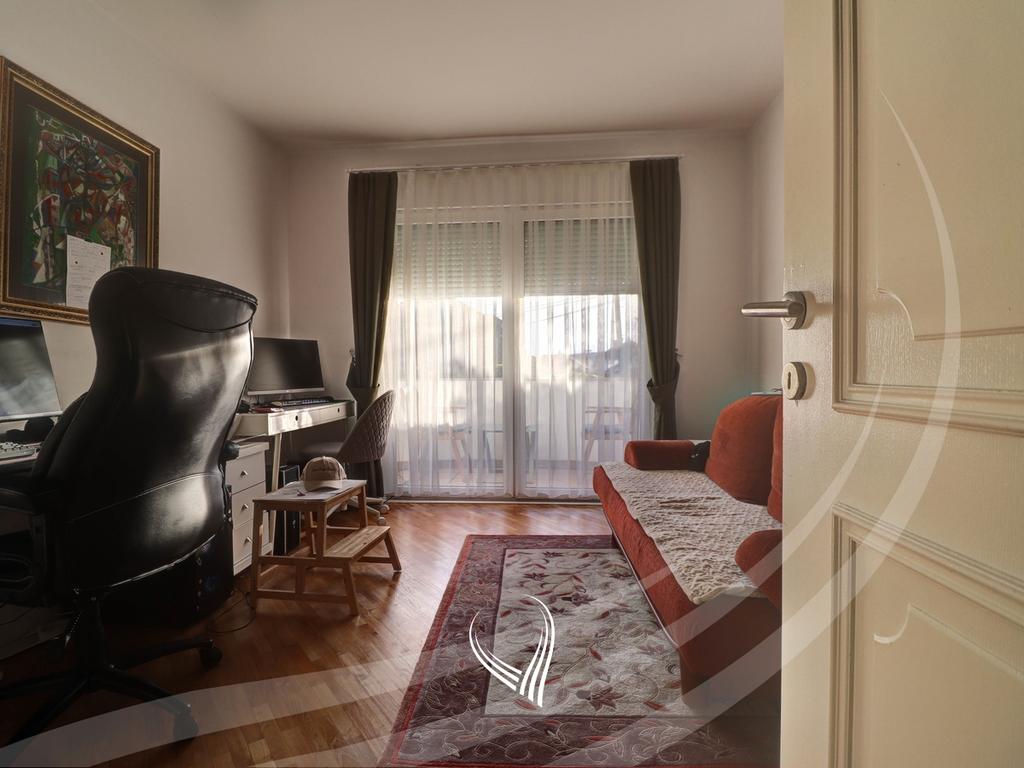 4-bedroom house for rent in the Arbëria – Dragodan neighborhood15