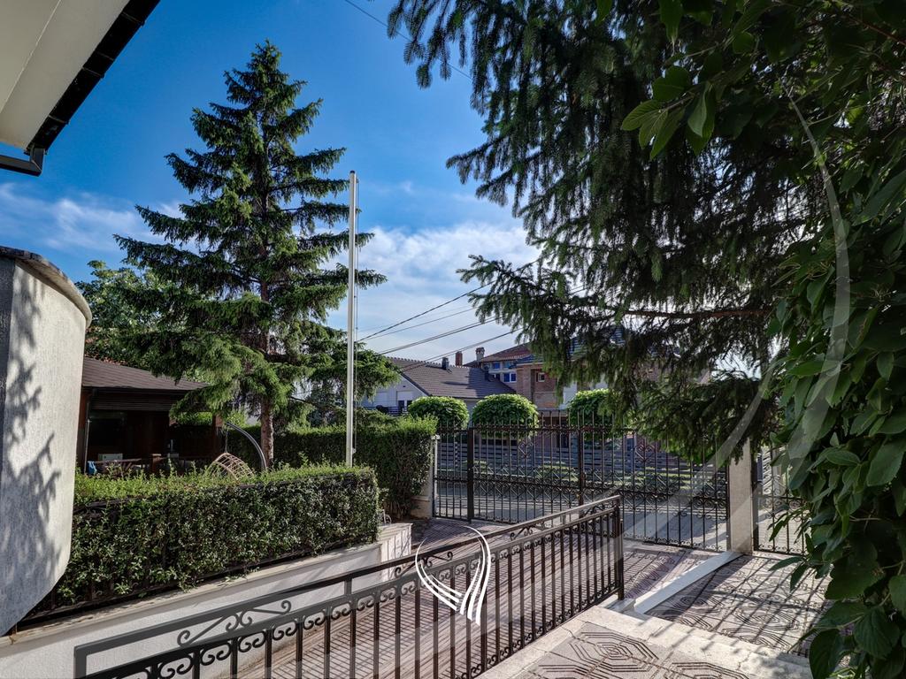 4-bedroom house for rent in the Arbëria – Dragodan neighborhood32