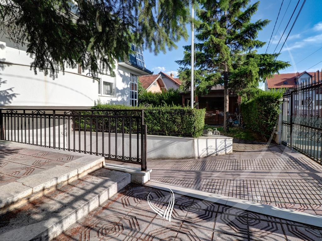 4-bedroom house for rent in the Arbëria – Dragodan neighborhood31