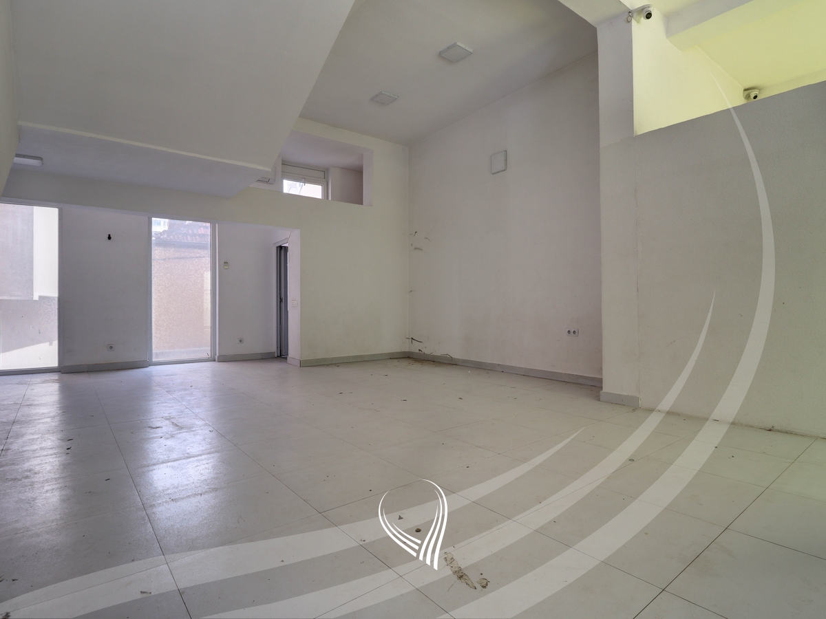 84m2 commercial space for rent in the Arbëria neighborhood – Dragodan2