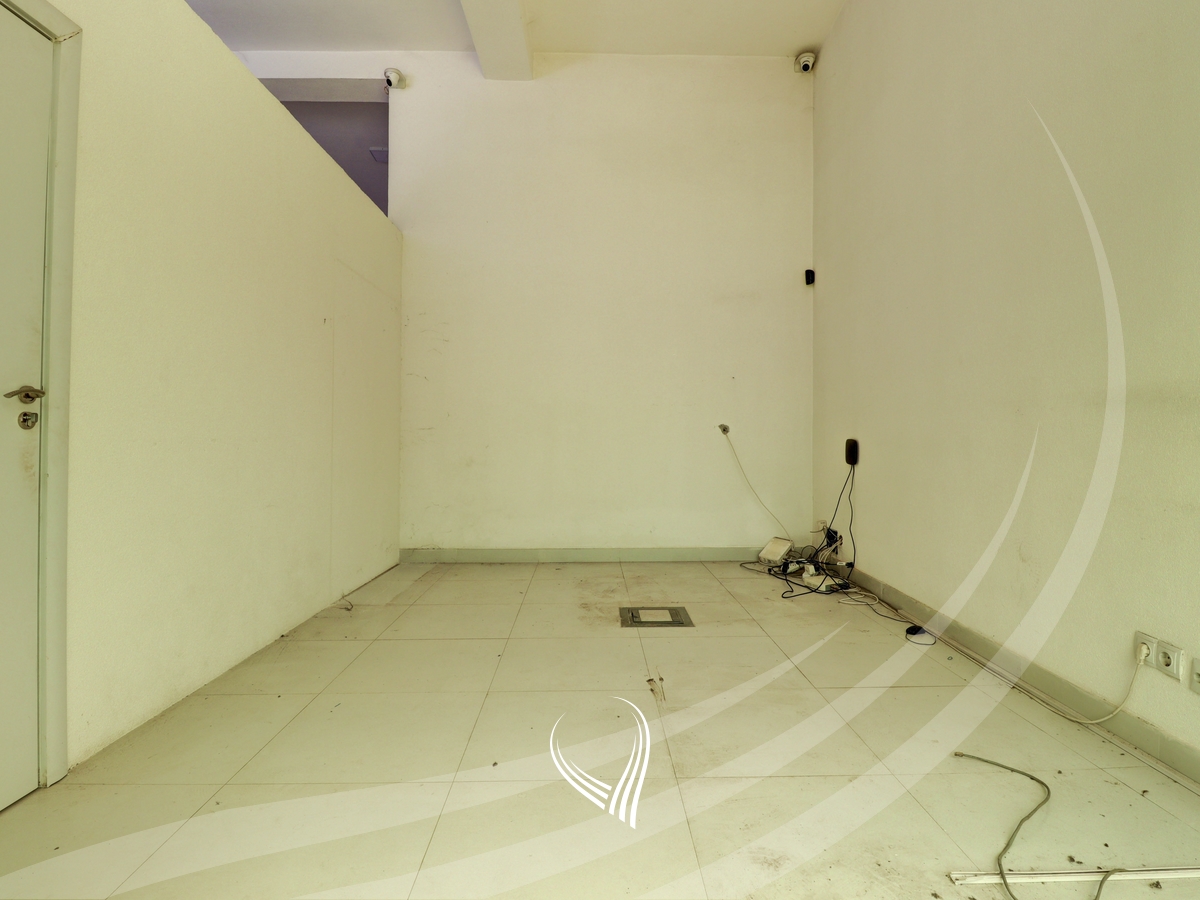84m2 commercial space for rent in the Arbëria neighborhood – Dragodan3
