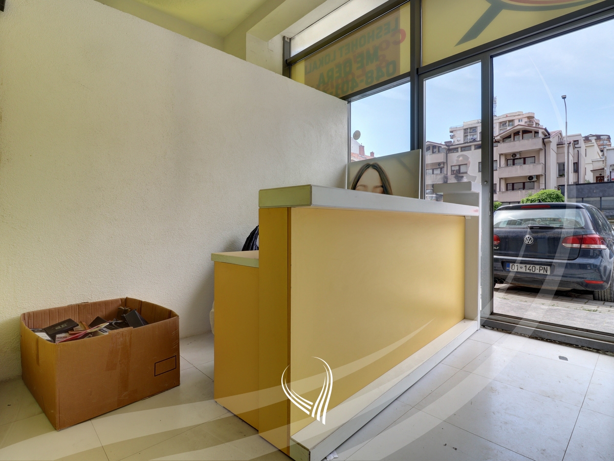 84m2 commercial space for rent in the Arbëria neighborhood – Dragodan4