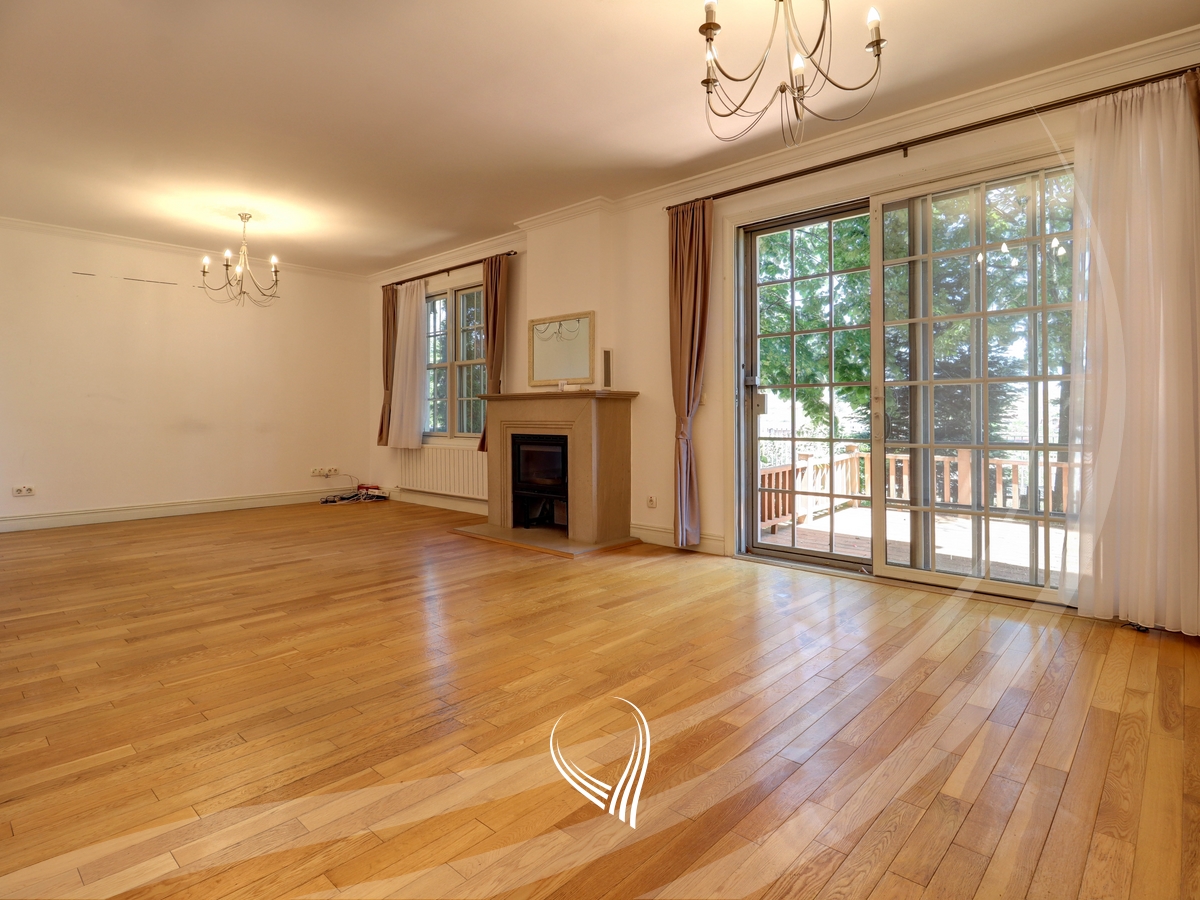 3-bedroom house for sale in International Village1