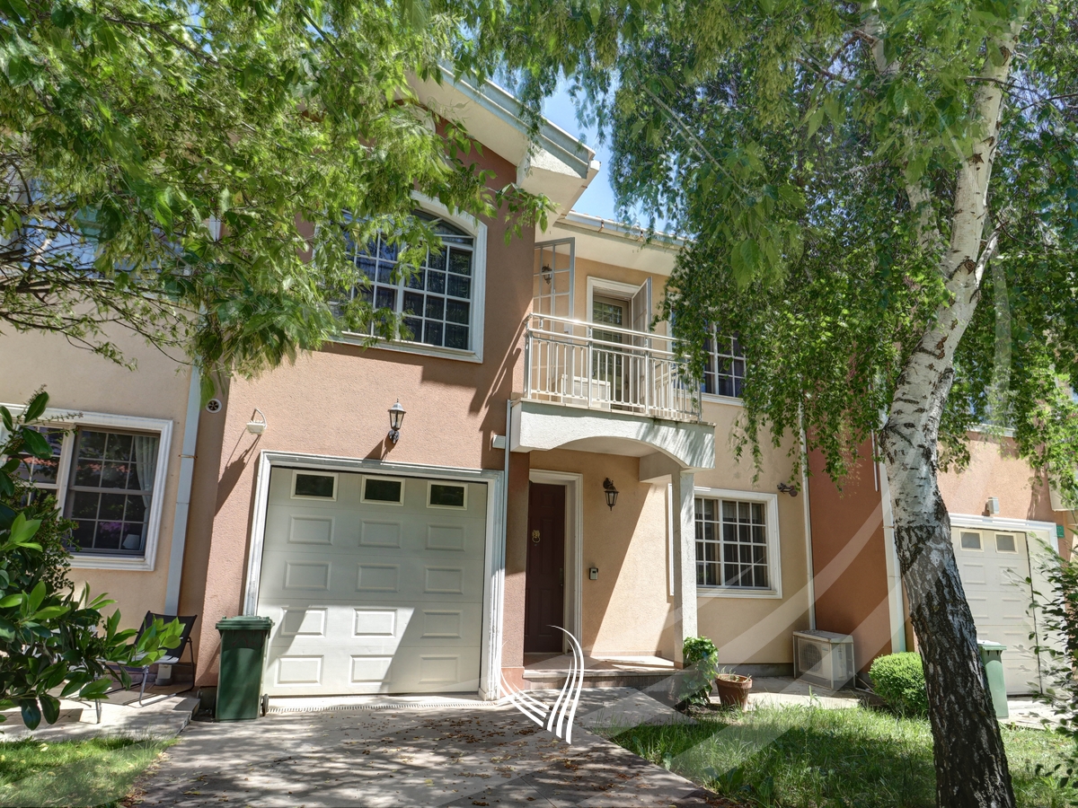 3-bedroom house for sale in International Village0