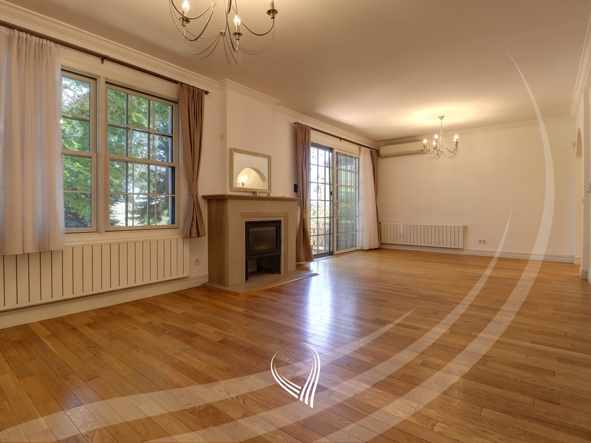 3-bedroom house for sale in International Village3