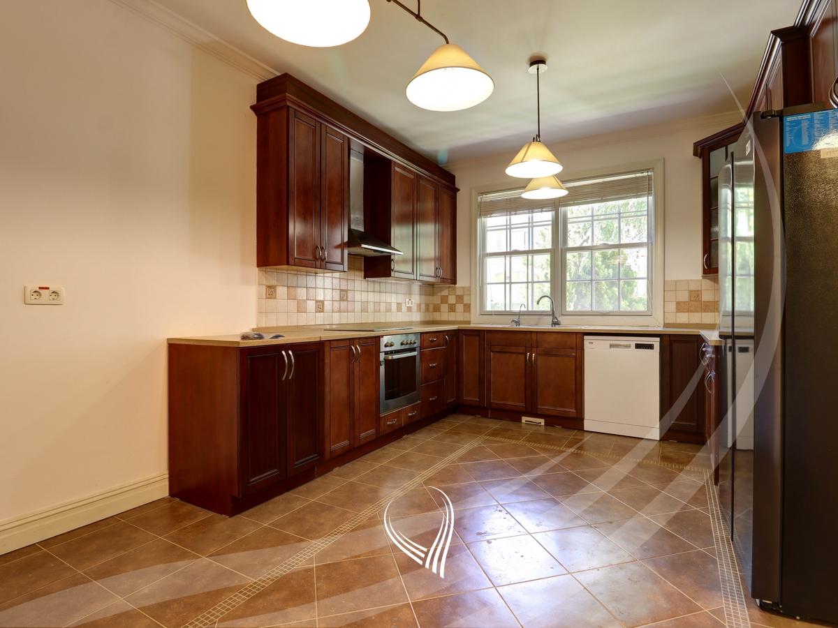 3-bedroom house for sale in International Village4