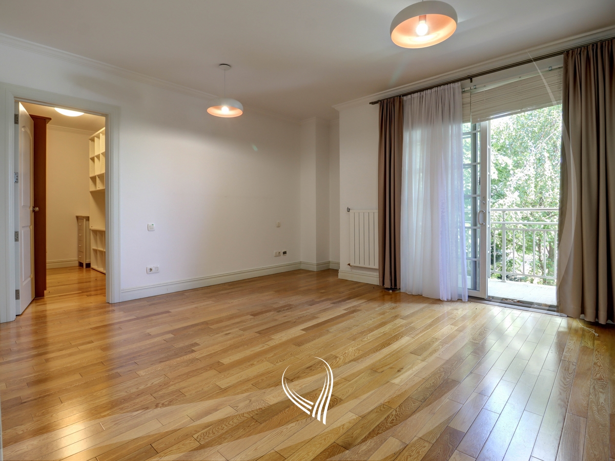 3-bedroom house for sale in International Village5