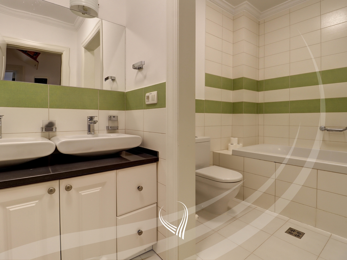 3-bedroom house for sale in International Village21