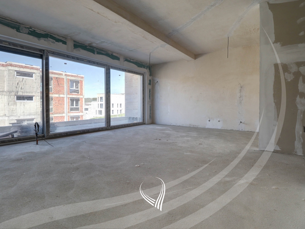 Tarracier 160.8m2 në shitje në lagjen Marigona Hill1