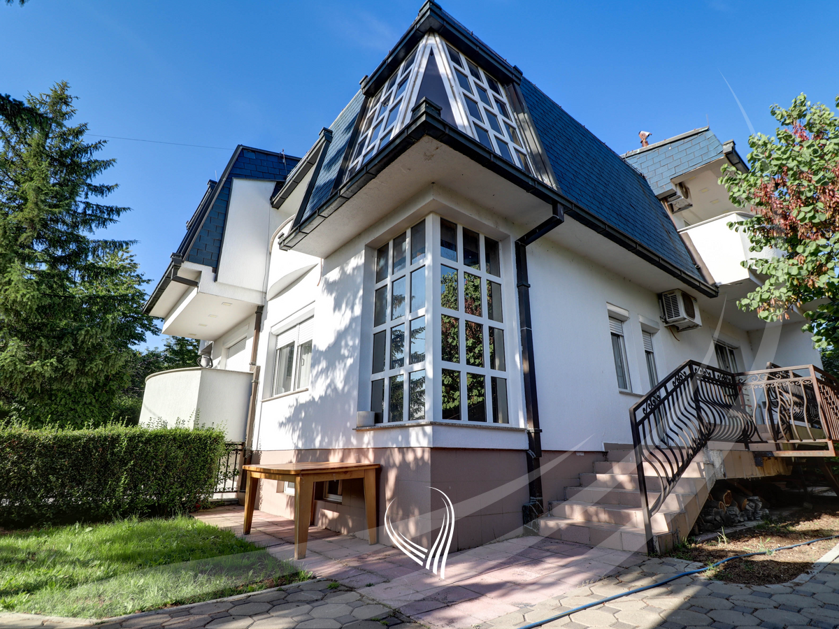 4-bedroom house for rent in the Arbëria – Dragodan neighborhood1