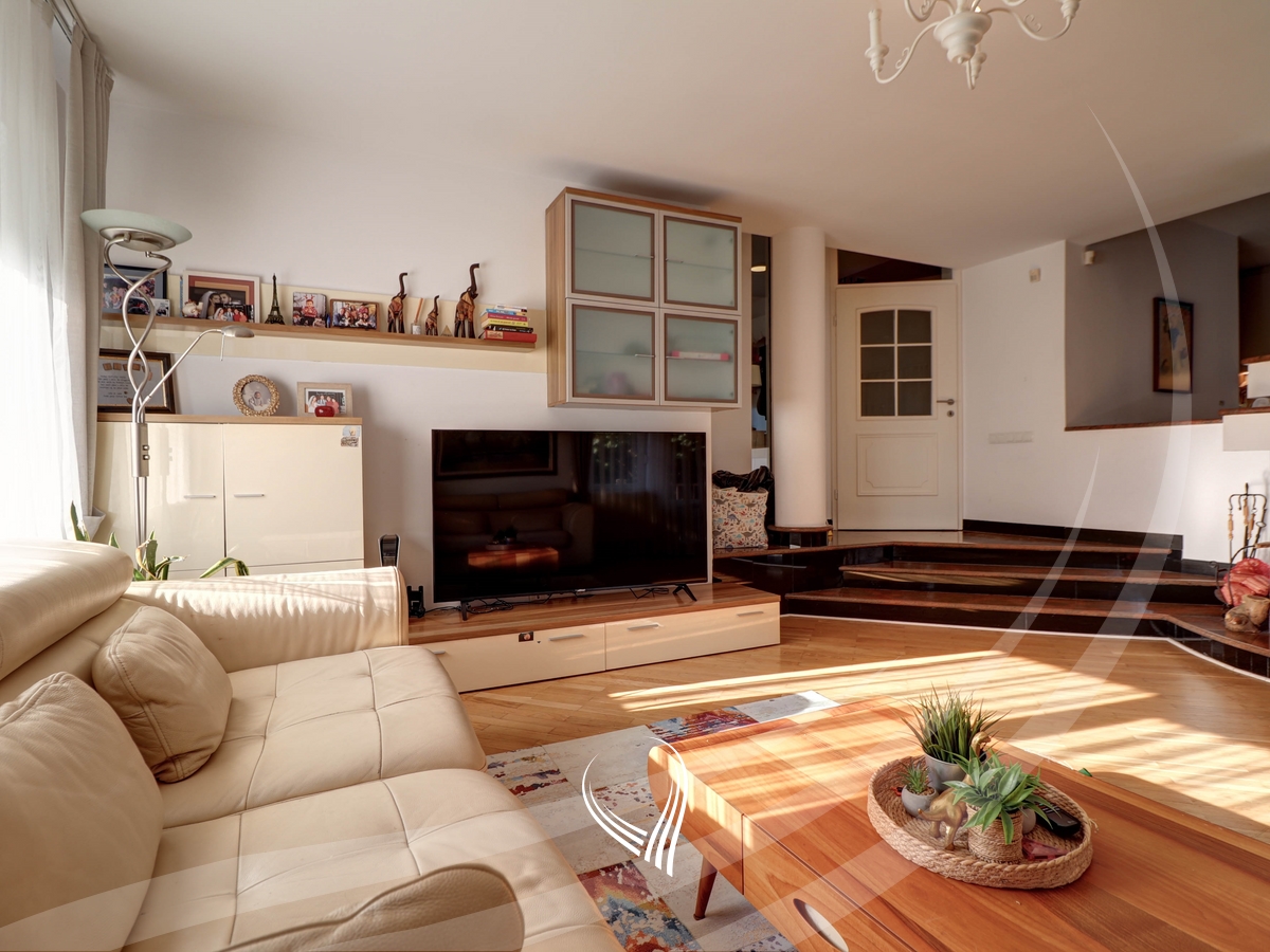 4-bedroom house for rent in the Arbëria – Dragodan neighborhood4