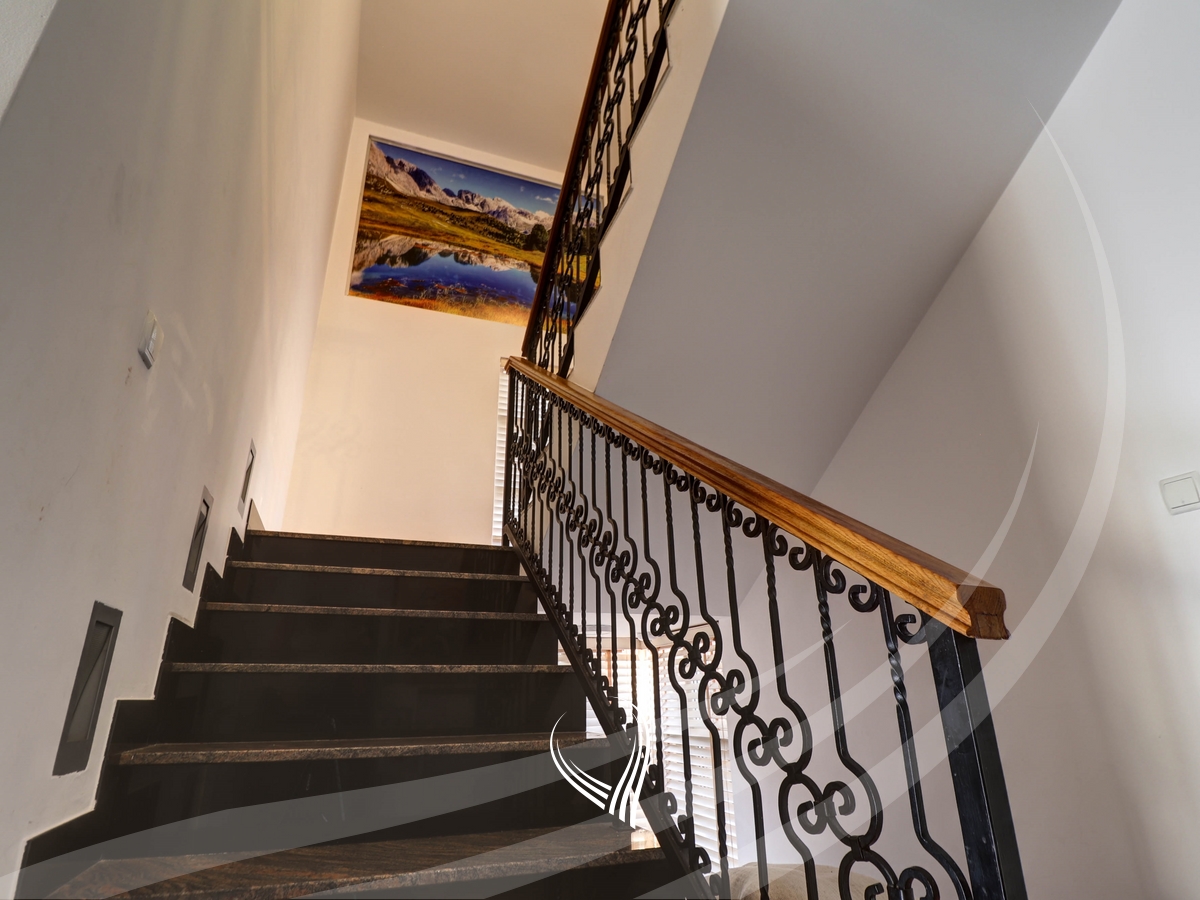 4-bedroom house for rent in the Arbëria – Dragodan neighborhood21