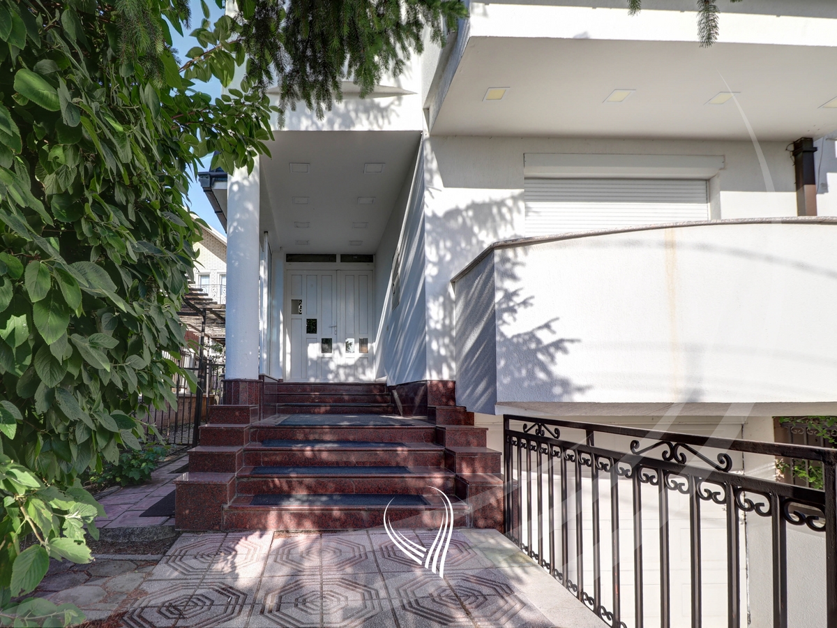 4-bedroom house for rent in the Arbëria – Dragodan neighborhood35