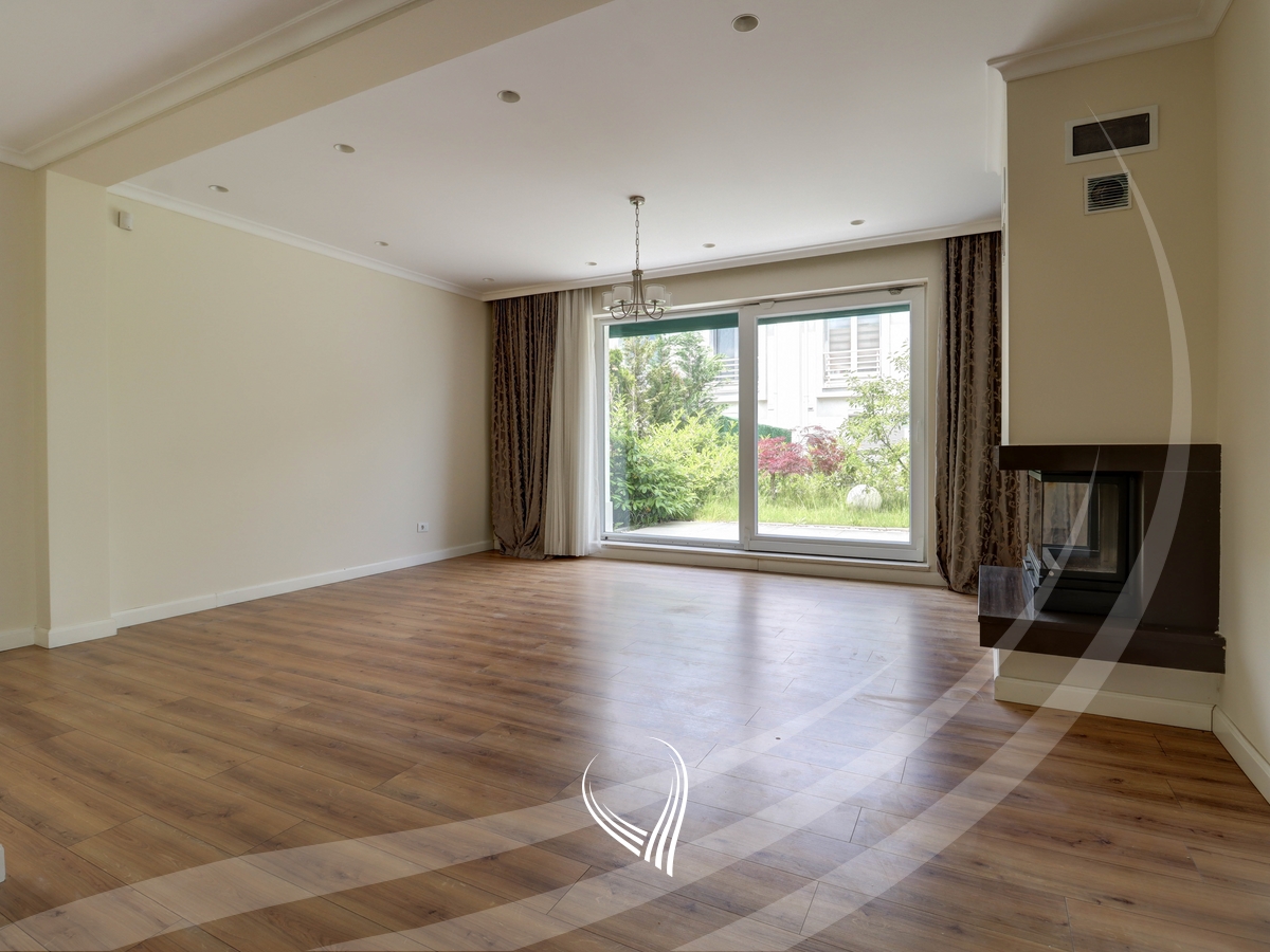 Shtëpi 222m2 në shitje në lagjen Marigona Residence2