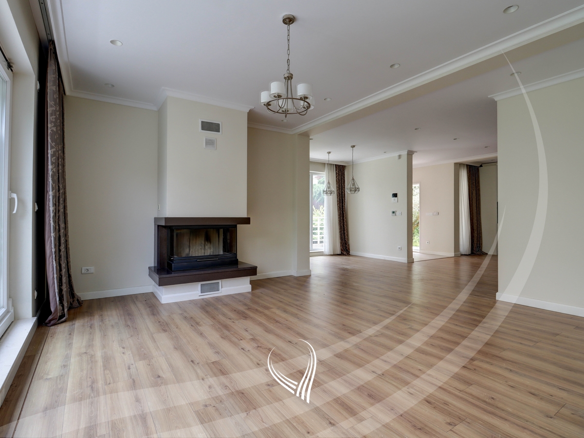Shtëpi 222m2 në shitje në lagjen Marigona Residence3